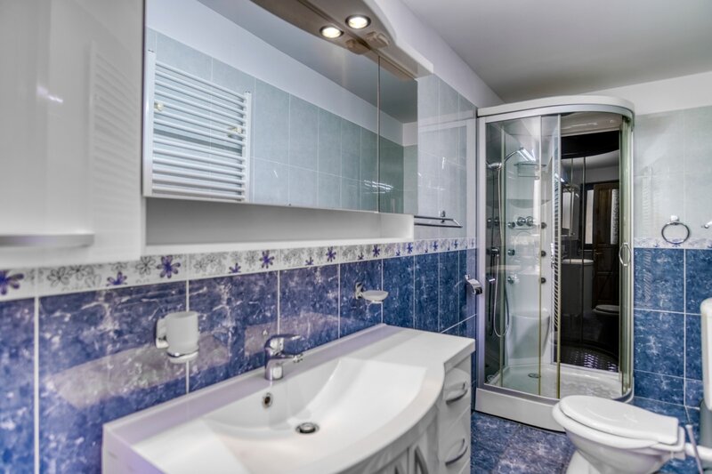 Universitate, bld Carol Parcu Izvorul Rece Casa 11 camere, 2 locuri parcare