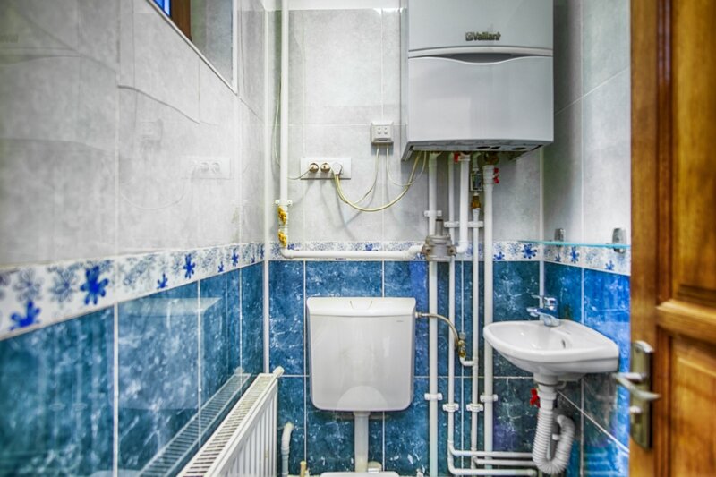 Universitate, bld Carol Parcu Izvorul Rece Casa 11 camere, 2 locuri parcare