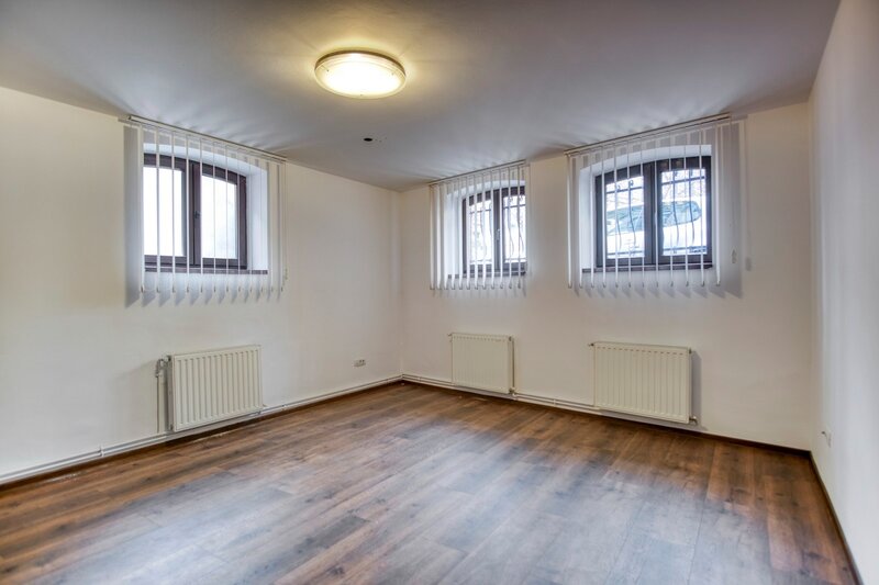 Universitate, bld Carol Parcu Izvorul Rece Casa 11 camere, 2 locuri parcare