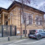 Universitate, bld Carol Parcu Izvorul Rece Casa 11 camere, 2 locuri parcare